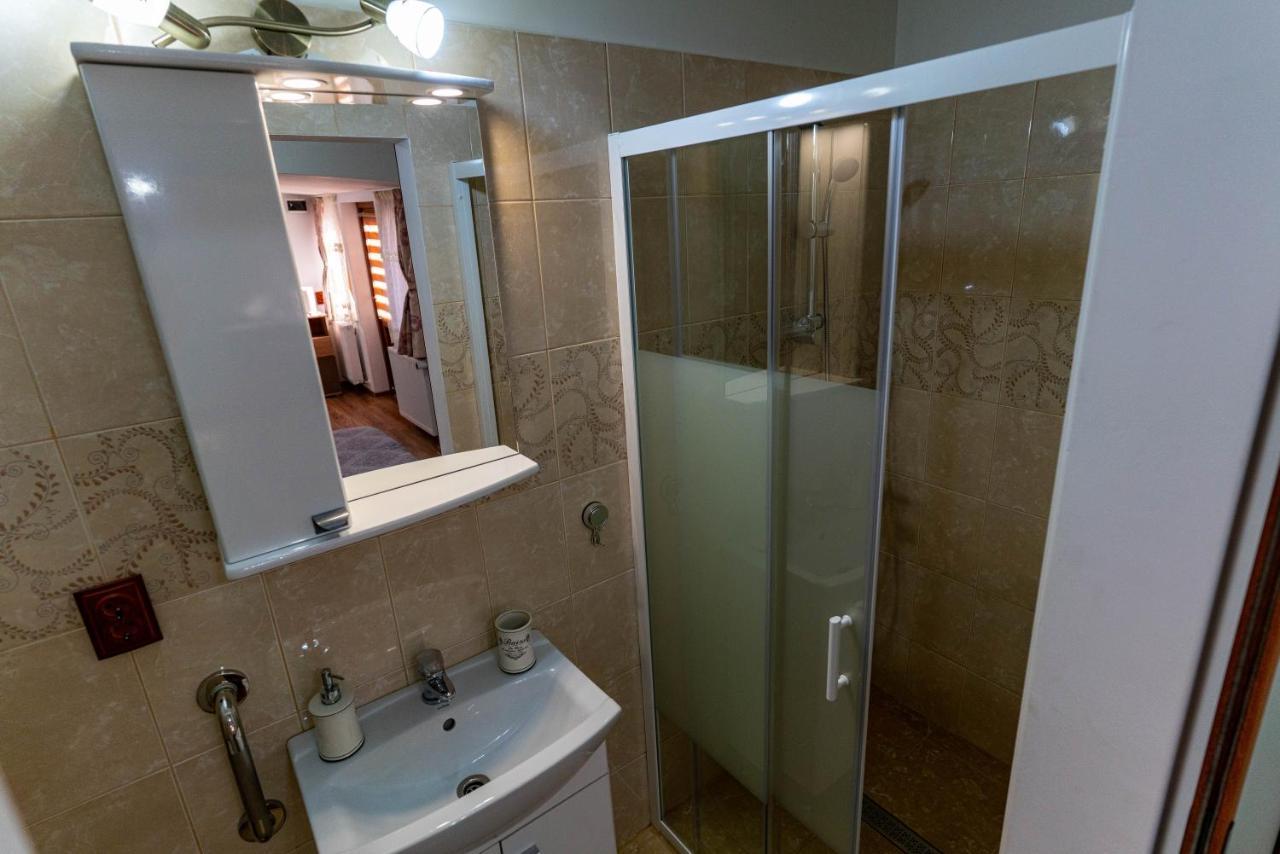 Appartamento La Bebe 2 Beds Hunedoara Esterno foto