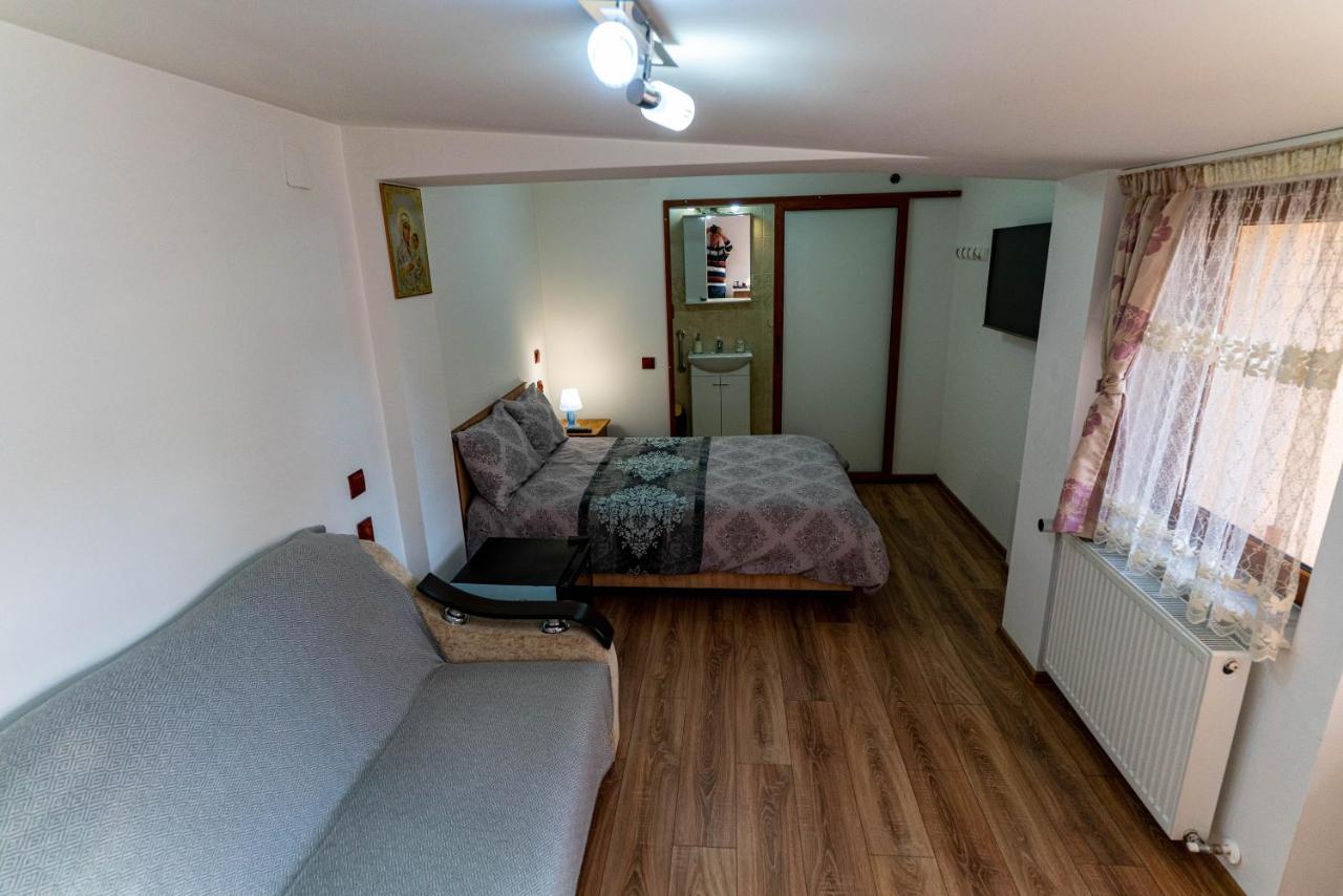 Appartamento La Bebe 2 Beds Hunedoara Esterno foto